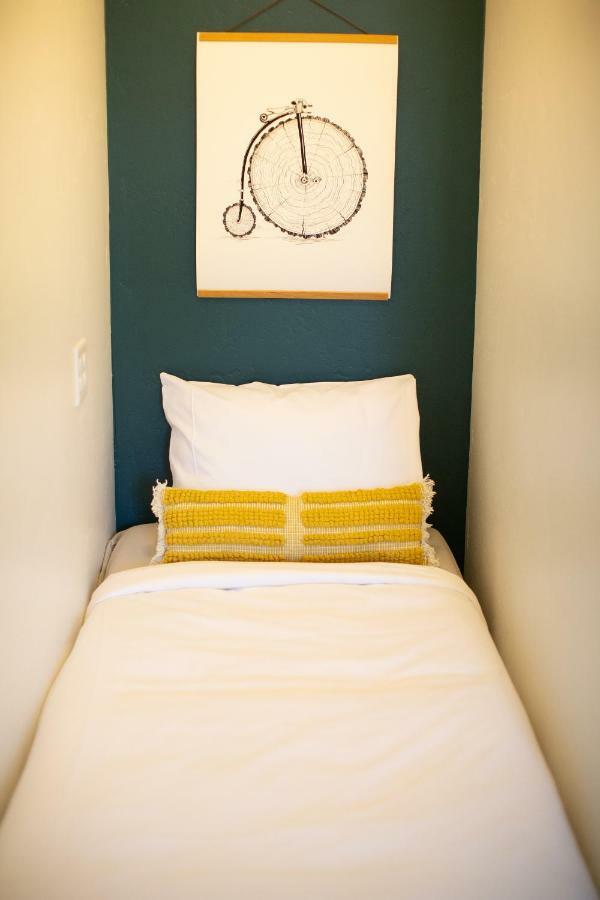 Spoke And Vine Motel Palisade Экстерьер фото